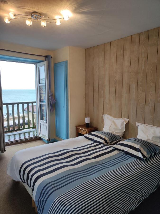 Les Galets Bleus Bed & Breakfast Etretat Exterior photo
